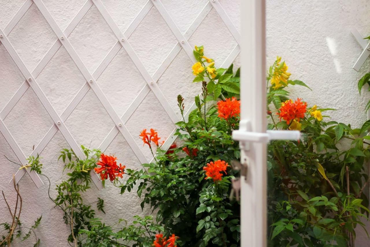 2 Bedroom Apartment With Patio Next To Avenida Da Liberdade Lisboa Ngoại thất bức ảnh