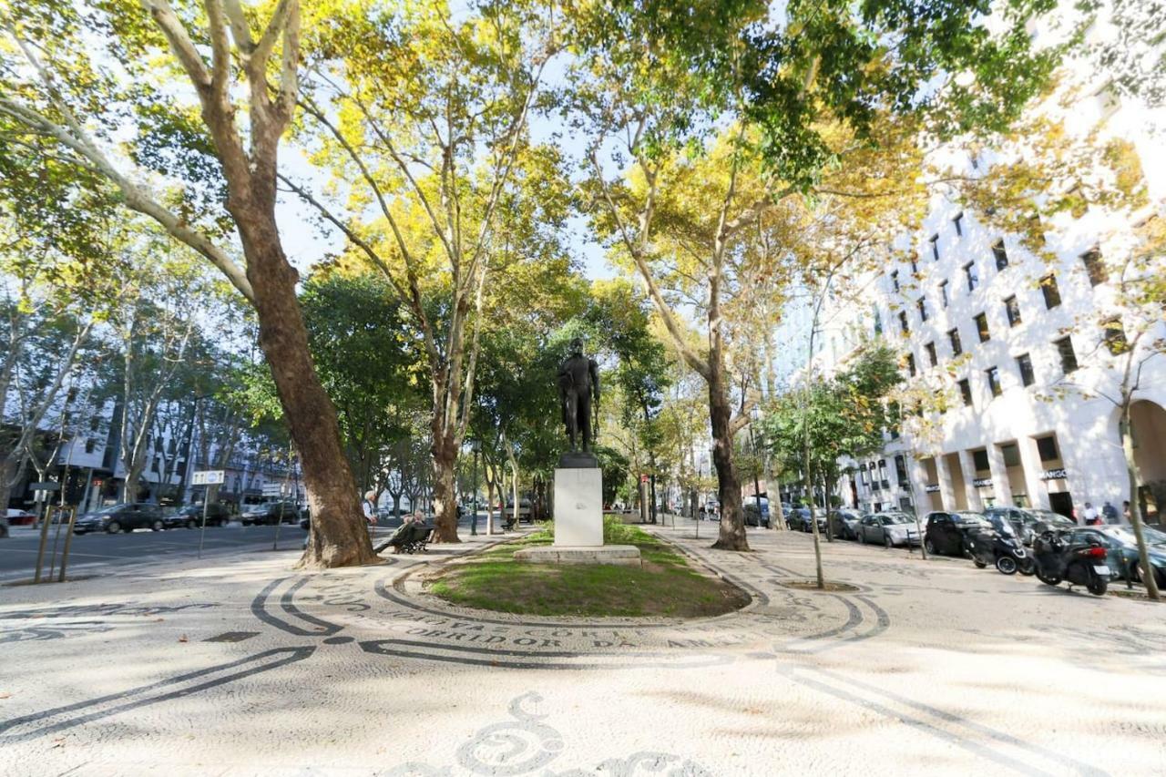 2 Bedroom Apartment With Patio Next To Avenida Da Liberdade Lisboa Ngoại thất bức ảnh